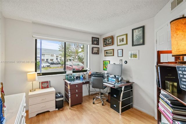 21300 San Simeon Way N5, Miami, FL 33179
