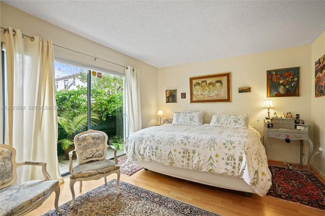21300 San Simeon Way N5, Miami, FL 33179