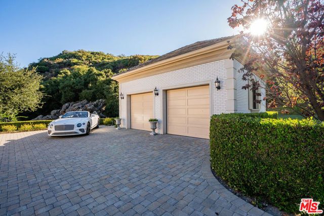 3063 W Stafford Road, Thousand Oaks, CA 91361