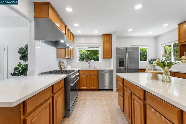 4596 James Ave, Castro Valley, CA 94546