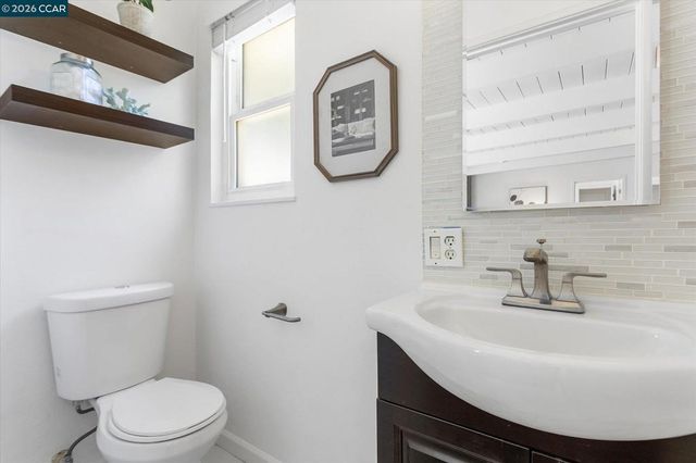 4596 James Ave, Castro Valley, CA 94546