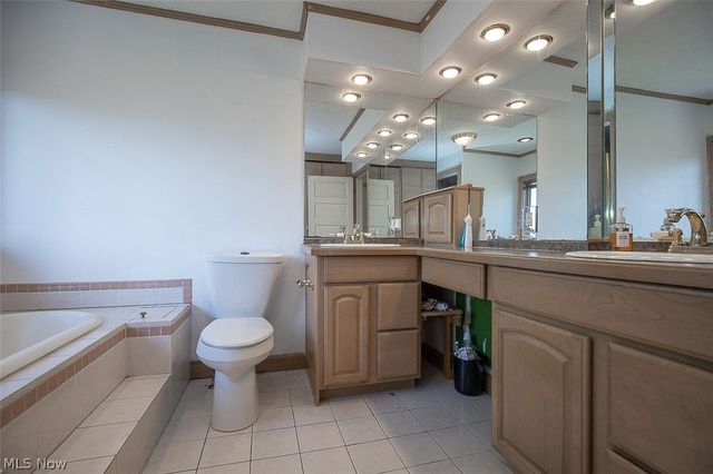 962 Woodward Avenue, Akron, OH 44310