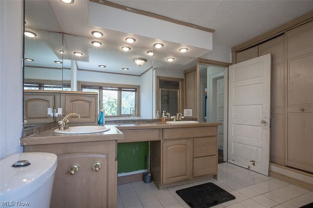 962 Woodward Avenue, Akron, OH 44310