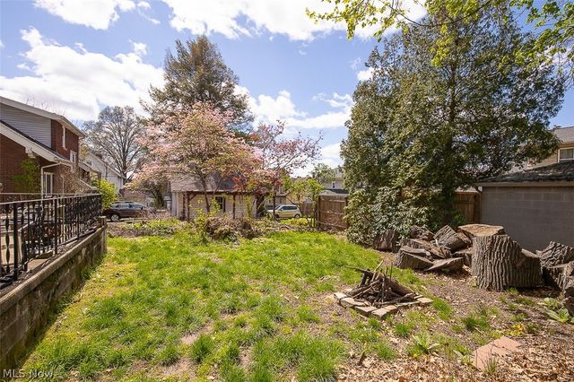 962 Woodward Avenue, Akron, OH 44310