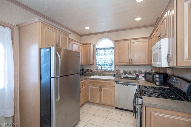 962 Woodward Avenue, Akron, OH 44310