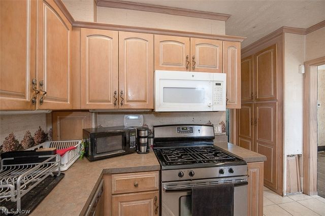 962 Woodward Avenue, Akron, OH 44310