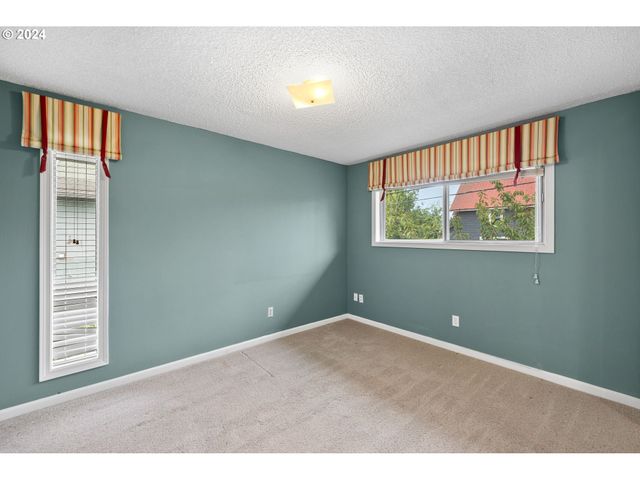 12871 Se STARK St A16, Portland, OR 97233