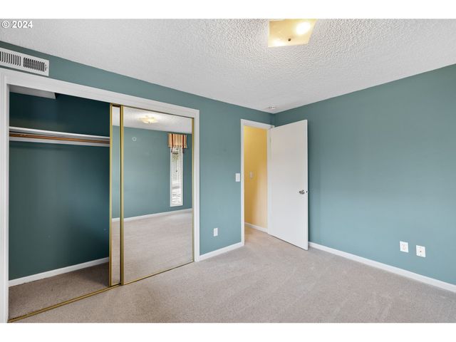 12871 Se STARK St A16, Portland, OR 97233