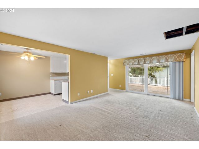 12871 Se STARK St A16, Portland, OR 97233