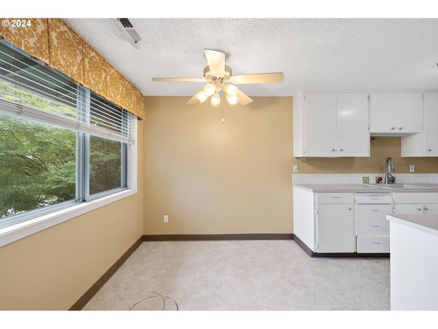 12871 Se STARK St A16, Portland, OR 97233