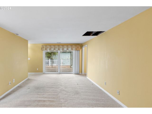 12871 Se STARK St A16, Portland, OR 97233