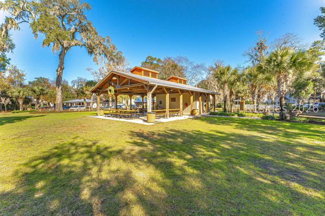 70 Lockwood Dr, Bluffton, SC 29910