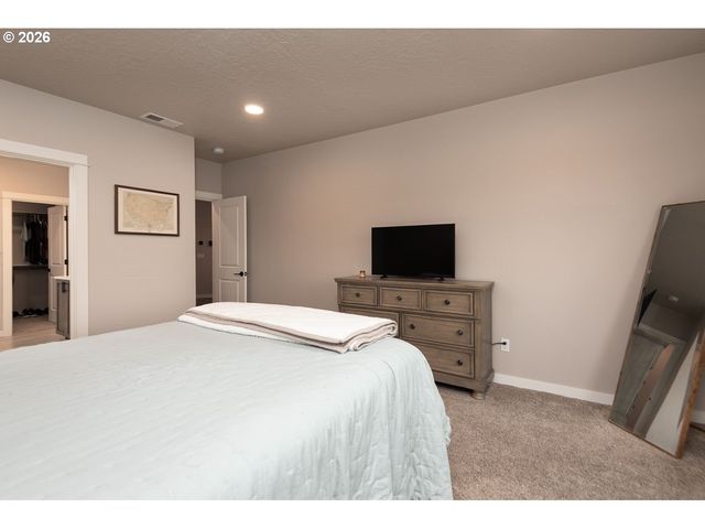 1707 Nw VARNISH Ave, Redmond, OR 97756