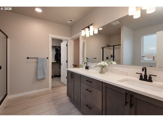 1707 Nw VARNISH Ave, Redmond, OR 97756