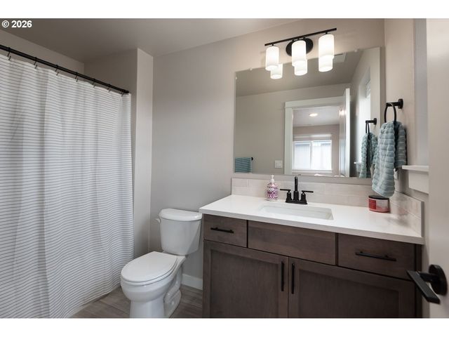 1707 Nw VARNISH Ave, Redmond, OR 97756