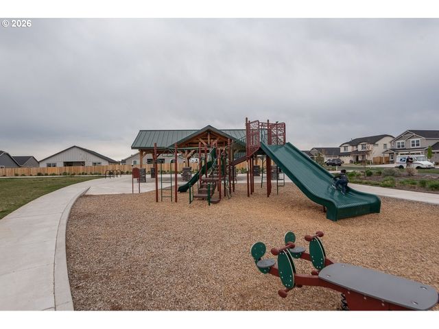 1707 Nw VARNISH Ave, Redmond, OR 97756