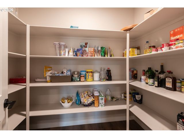 1707 Nw VARNISH Ave, Redmond, OR 97756