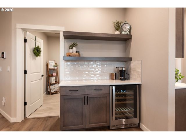 1707 Nw VARNISH Ave, Redmond, OR 97756