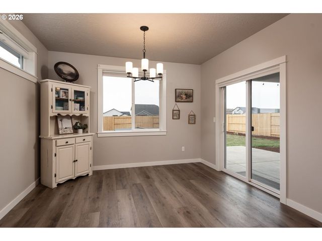 1707 Nw VARNISH Ave, Redmond, OR 97756