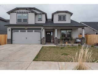 1707 Nw VARNISH Ave, Redmond, OR 97756