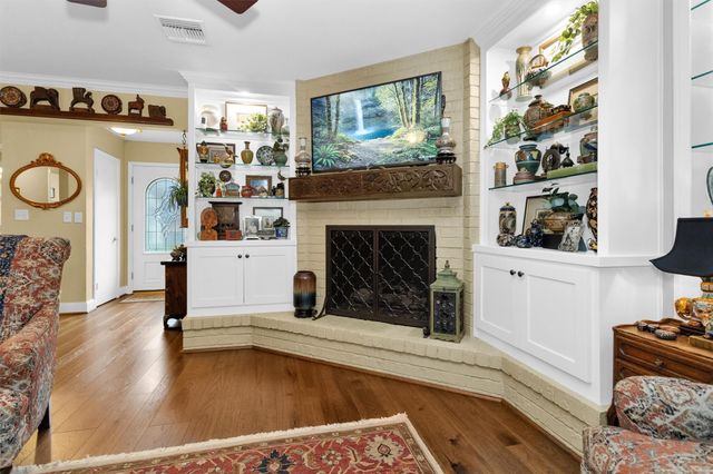 3 Fairway Drive, Conroe, TX 77304