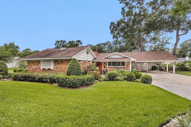 3 Fairway Drive, Conroe, TX 77304