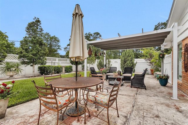 3 Fairway Drive, Conroe, TX 77304
