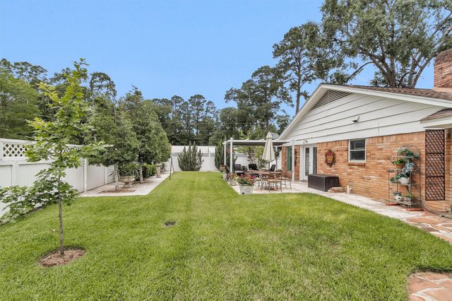 3 Fairway Drive, Conroe, TX 77304