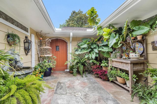 3 Fairway Drive, Conroe, TX 77304