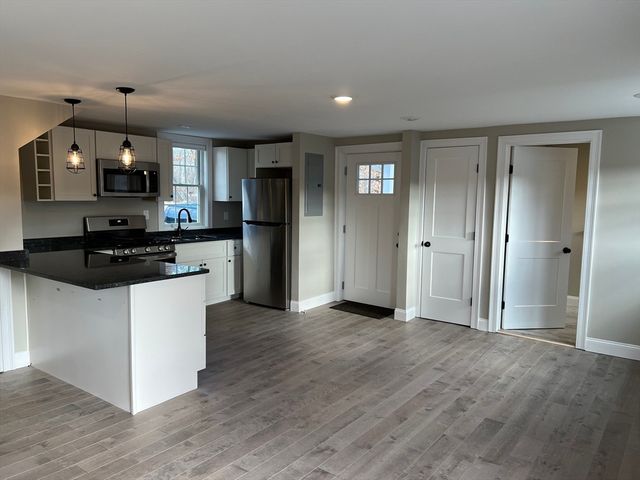 70 Burroughs Rd, North Reading, MA 01864