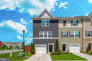273 MAGELLAN DR, Martinsburg, WV 25404