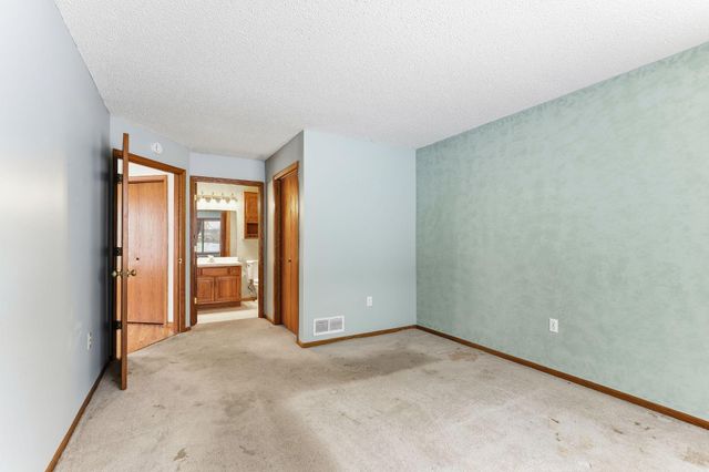 8747 Norway Street NW, Coon Rapids, MN 55433