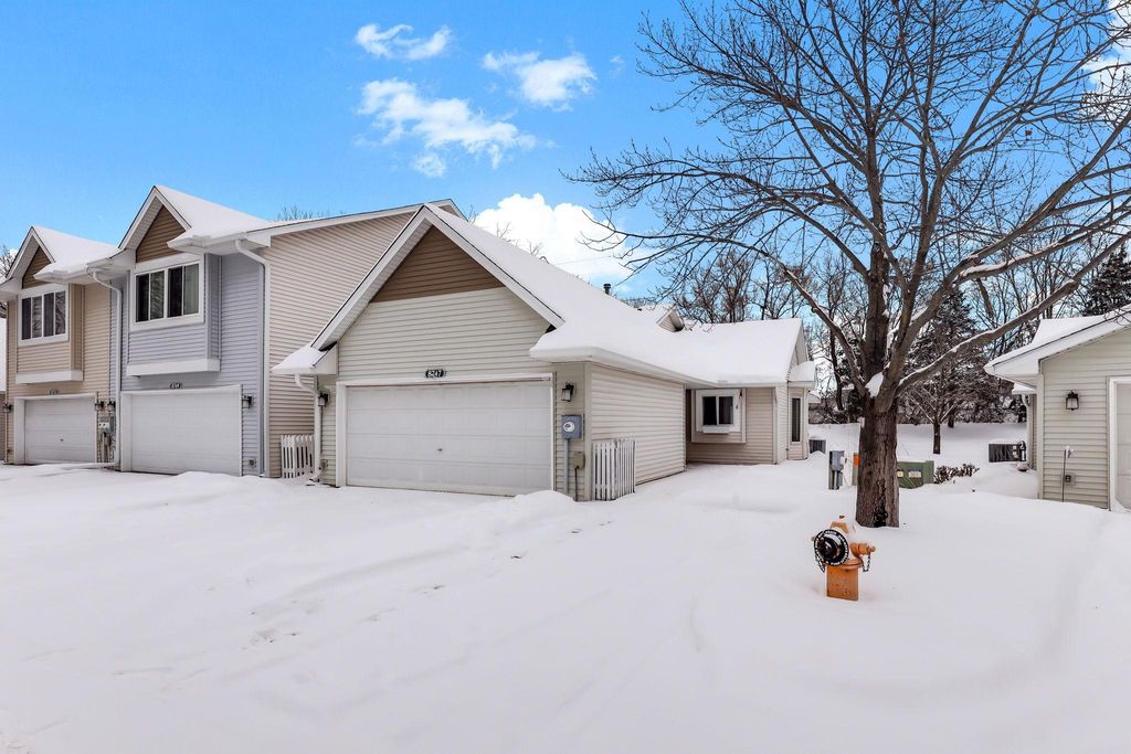 8747 Norway Street NW, Coon Rapids, MN 55433