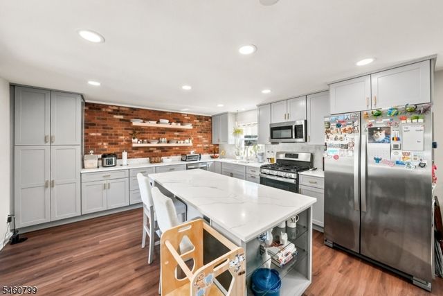 212 Stephenson Ave, Middlesex Boro, NJ 08846