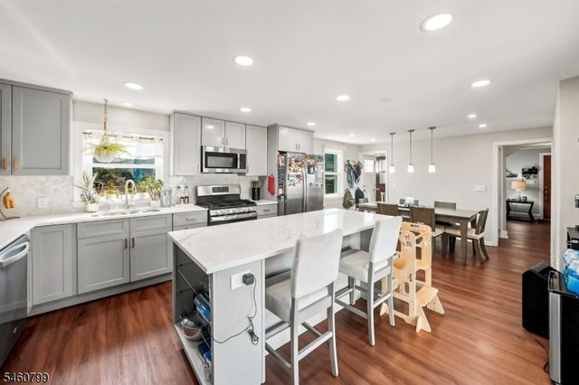 212 Stephenson Ave, Middlesex Boro, NJ 08846