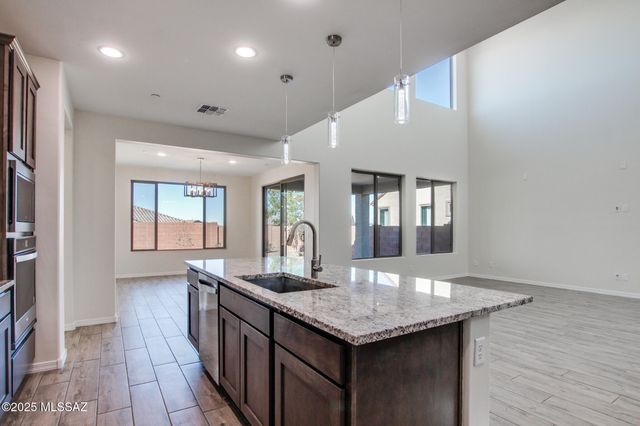 13465 E Joseph Mills Lane, Tucson, AZ 85747
