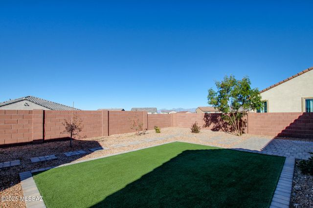 13465 E Joseph Mills Lane, Tucson, AZ 85747