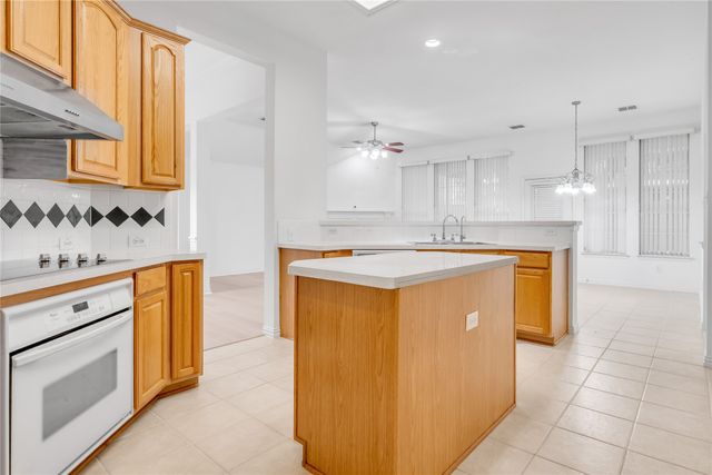 6849 Shoreway Drive, Grand Prairie, TX 75054