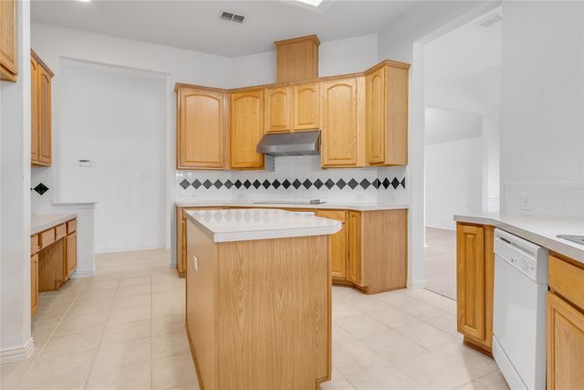 6849 Shoreway Drive, Grand Prairie, TX 75054