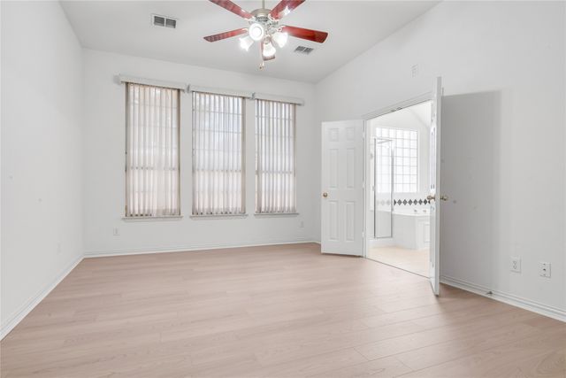 6849 Shoreway Drive, Grand Prairie, TX 75054