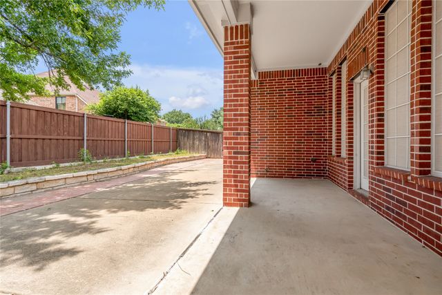 6849 Shoreway Drive, Grand Prairie, TX 75054