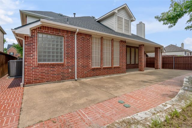 6849 Shoreway Drive, Grand Prairie, TX 75054