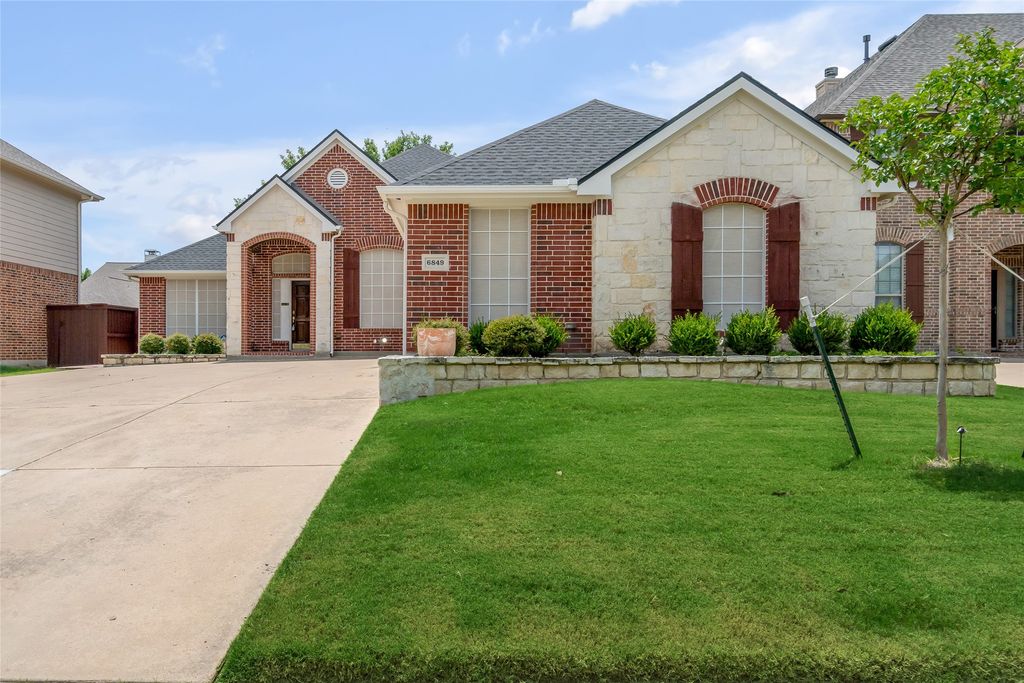 6849 Shoreway Drive, Grand Prairie, TX 75054