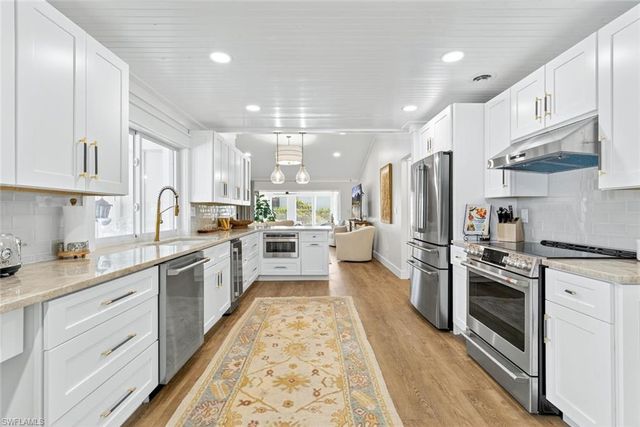 1251 Par View DR, Sanibel, FL 33957