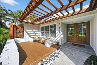 1251 Par View DR, Sanibel, FL 33957