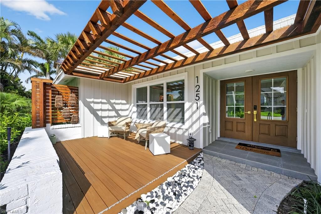 1251 Par View DR, Sanibel, FL 33957