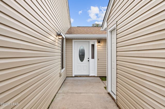 168 Derby Woods Drive, Lynn Haven, FL 32444
