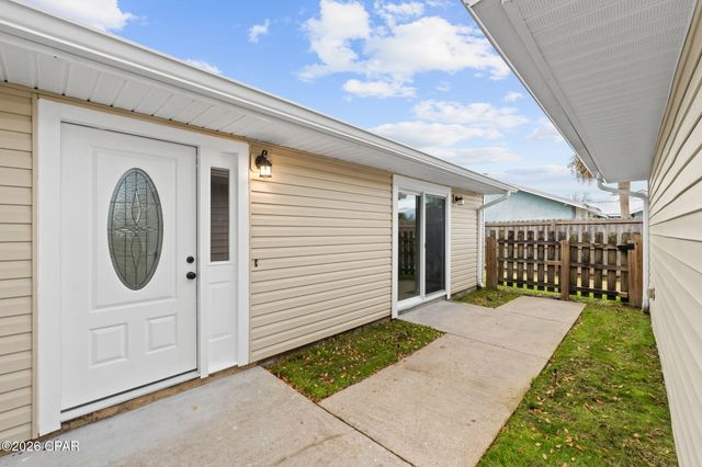 168 Derby Woods Drive, Lynn Haven, FL 32444