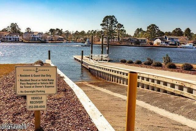 2127 Royal Pines Drive, New Bern, NC 28560