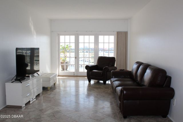 404 S Beach Street, Daytona Beach, FL 32114